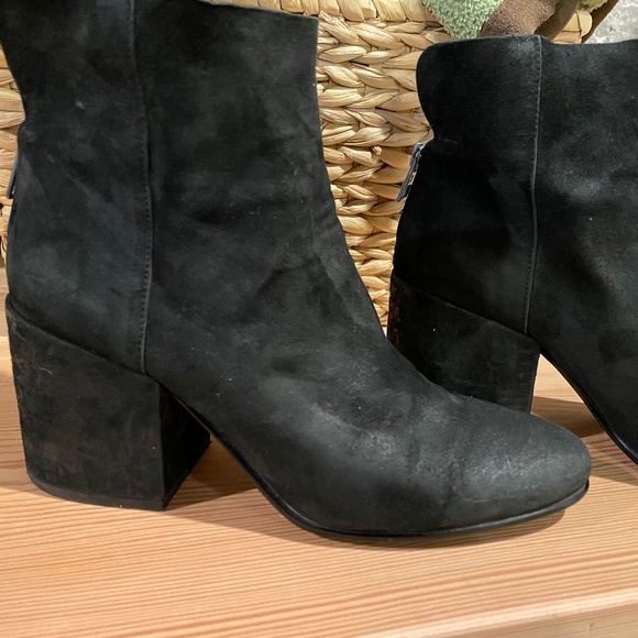 Black Suede Lucky Brand Ankle Boots size 7.5 - Picture 1 of 7